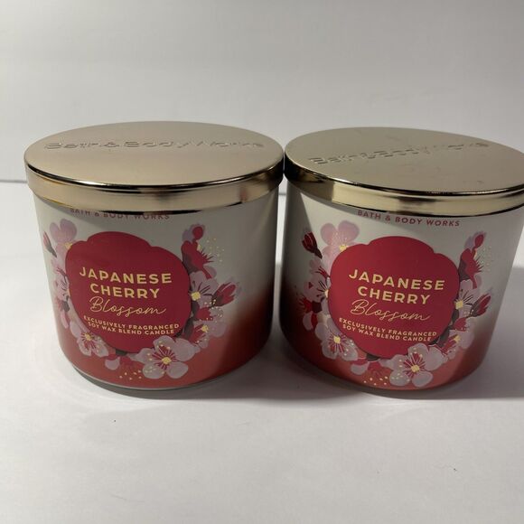 NEW Bath & Body Works Japanese Cherry Blossom 14.5oz 3-Wick Candle - Picture 2 of 4
